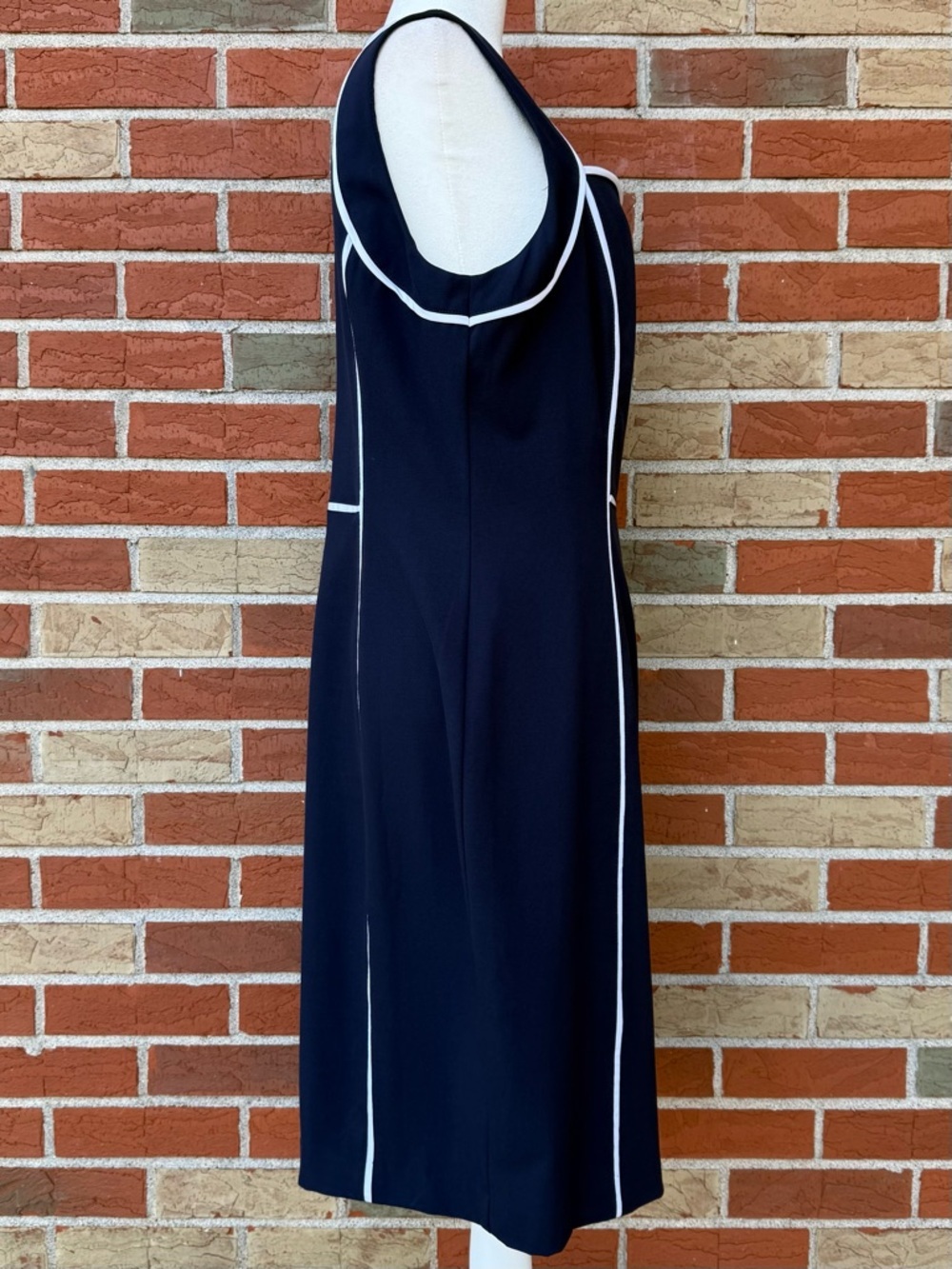 White House Black Market NWT Navy Blue White Sleeveless Sheath Dress 👗 - Picture 5 of 13